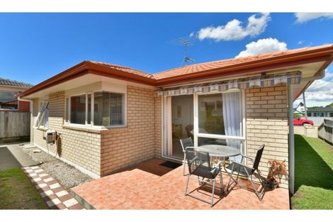 Photo of property in 6a Doment Crescent, Orewa, 0931