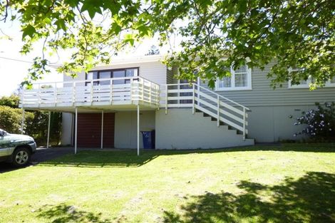 Photo of property in 4 Castaing Crescent, Te Atatu South, Auckland, 0610