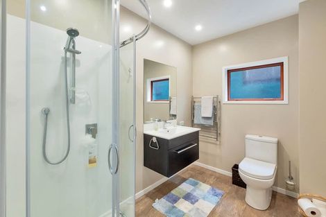 Photo of property in 11 Robin Lane, Browns Bay, Auckland, 0630