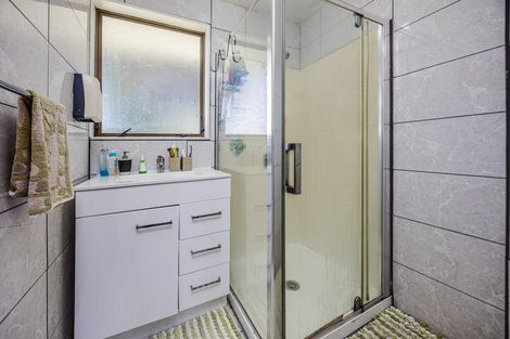 Photo of property in 2/2 Resolute Way, Papakura, 2110