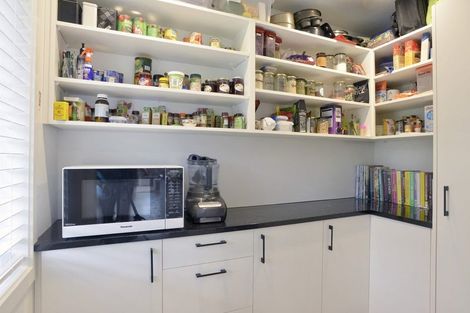 Photo of property in 72 Feist Street, Carterton, 5713