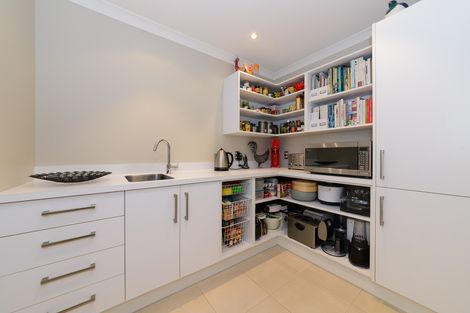 Photo of property in 35 Rodeo Drive, Kelvin Grove, Palmerston North, 4414