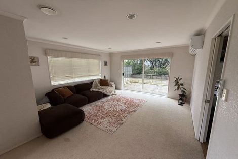 Photo of property in 6 Conacher Close, East Tamaki Heights, Auckland, 2016