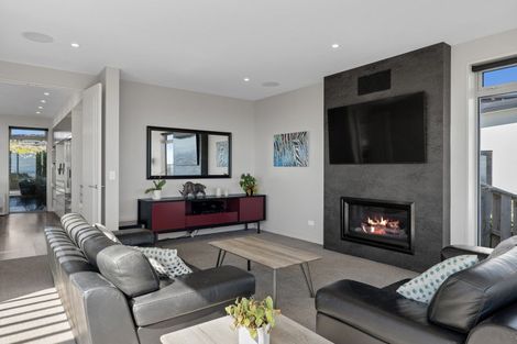 Photo of property in 21 Parkridge Place, Mount Pleasant, Christchurch, 8081