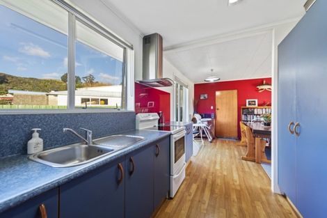 Photo of property in 54 Hillside Drive, Maoribank, Upper Hutt, 5018