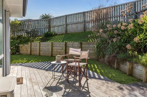 Photo of property in 51 Kapiti Crescent, Titahi Bay, Porirua, 5022