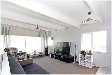 Photo of property in 10 Nelson Street, Foxton Beach, Foxton, 4815