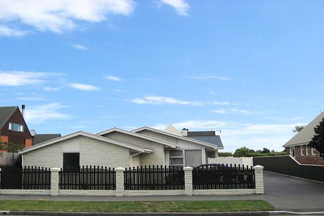 Photo of property in 1/271 Memorial Avenue, Burnside, Christchurch, 8053