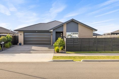 Photo of property in 28 Te Hurunui Drive, Pegasus, 7612