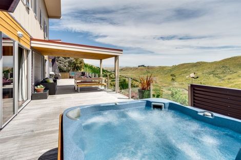 Photo of property in 104 Tironui Drive, Taradale, Napier, 4112