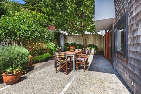 Photo of property in 363 Muritai Road, Eastbourne, Lower Hutt, 5013