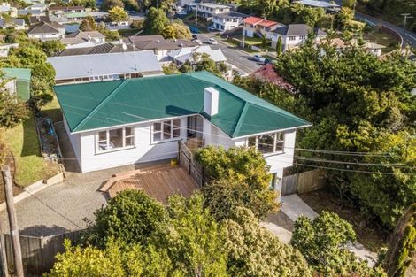 Photo of property in 4 Westleigh Way, Newlands, Wellington, 6037