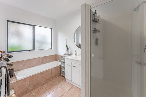 Photo of property in 2/422 Whangaparaoa Road, Stanmore Bay, Whangaparaoa, 0932