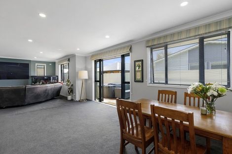 Photo of property in 9 Vernon Grove, Brown Owl, Upper Hutt, 5018