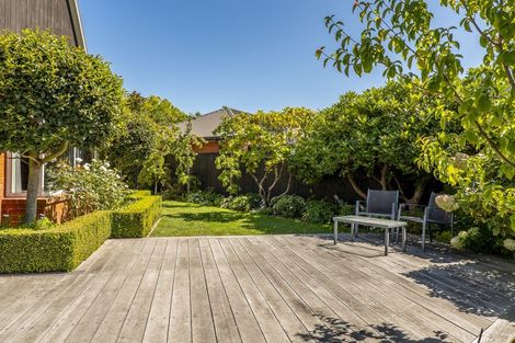 Photo of property in 1 Kelson Lane, Ilam, Christchurch, 8041