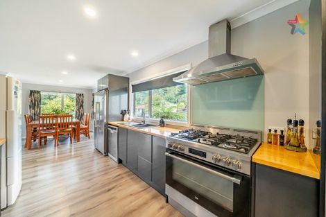 Photo of property in 12 Waipuna Grove, Stokes Valley, Lower Hutt, 5019