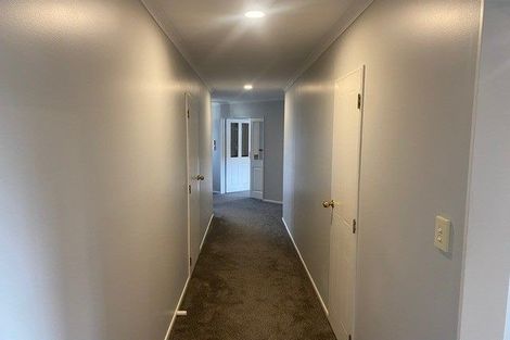 Photo of property in 11 Shelter Grove, Frankleigh Park, New Plymouth, 4310
