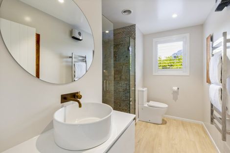 Photo of property in 8 Soudley Court, Jacks Point, Queenstown, 9371