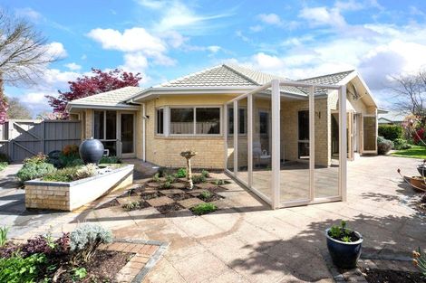 Photo of property in 12 Windsor Court, Rangiora, 7400