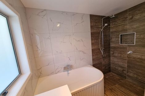 Photo of property in 216 Glamorgan Drive, Northcross, Auckland, 0630