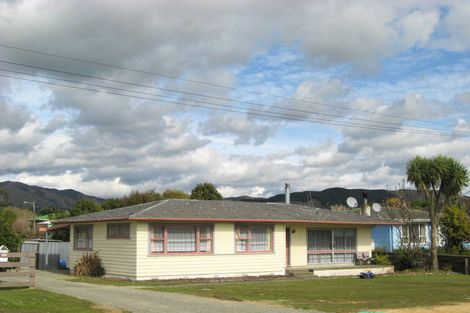 Photo of property in 16a Grand Street, Shannon, 4821