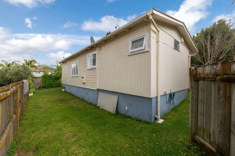 Photo of property in 8 Huxley Place, Glen Innes, Auckland, 1072