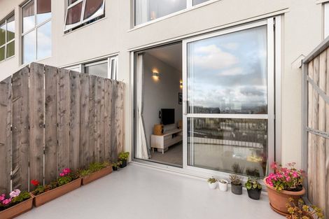 Photo of property in Qba Apartments, 4p/51 Webb Street, Mount Cook, Wellington, 6011