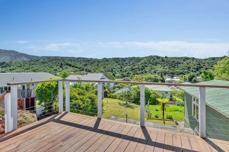 Photo of property in 82 Milton Terrace, Picton, 7220