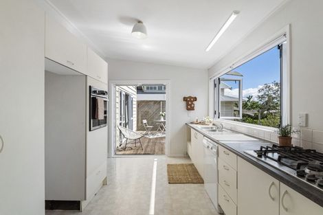 Photo of property in 9 Huia Street, Devonport, Auckland, 0624