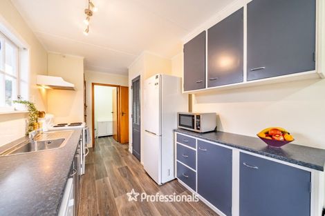 Photo of property in 73 Norana Road, Timberlea, Upper Hutt, 5018