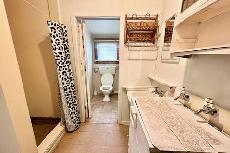 Photo of property in 4 Brian Crescent, Stanmore Bay, Whangaparaoa, 0932