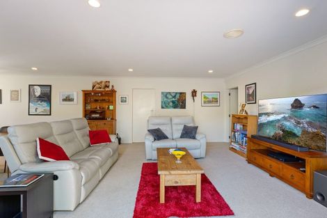 Photo of property in 13 Brandon Street, Otaki, 5512