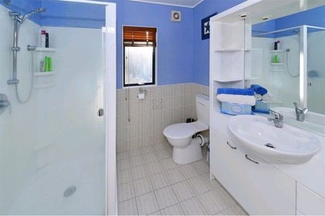 Photo of property in 43 Ribbonwood Crescent, Goodwood Heights, Auckland, 2105