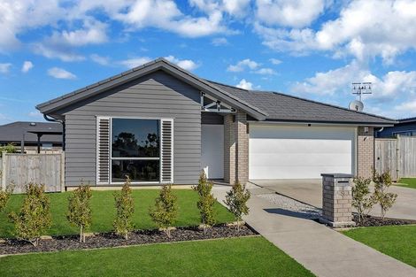 Photo of property in 9 Mutetai Road, Clarks Beach, 2122