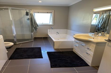 Photo of property in White Isle Apartments, 3/23 Quay Street, Whakatane, 3120