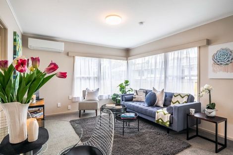 Photo of property in 6/43 Shakespeare Road, Milford, Auckland, 0620