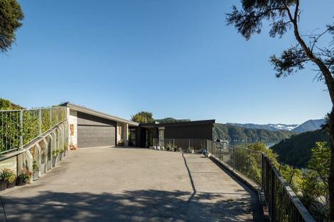 Photo of property in 27 Amelia Crescent, Waikawa, Picton, 7220