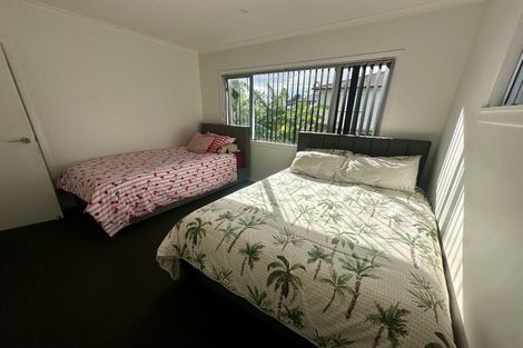 Photo of property in 66 Rimu Street, New Lynn, Auckland, 0600