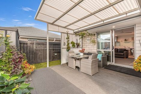 Photo of property in 5 Lance Way, Papamoa, 3118