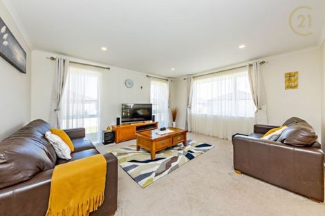 Photo of property in 6 Rohea Place, Opaheke, Papakura, 2113