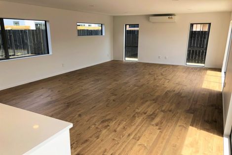 Photo of property in 22 Tarras Road, Kumeu, 0810