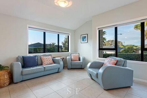 Photo of property in 22 Fairway Oaks Drive, Waikanae Beach, Waikanae, 5036