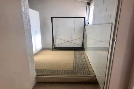 Photo of property in 2/479 Glenfield Road, Glenfield, Auckland, 0629