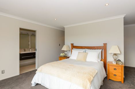 Photo of property in 35 Rodeo Drive, Kelvin Grove, Palmerston North, 4414