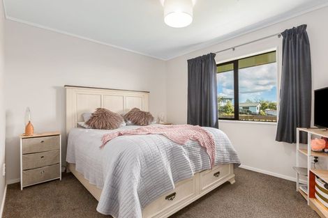 Photo of property in 21 Doncaster Terrace, Ascot Park, Porirua, 5024