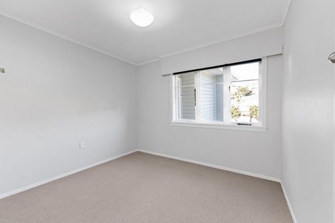 Photo of property in 16 Kenmore Street, Westown, New Plymouth, 4310