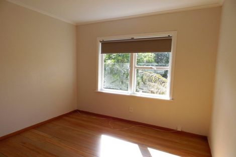 Photo of property in 81 Royal View Road, Te Atatu South, Auckland, 0610