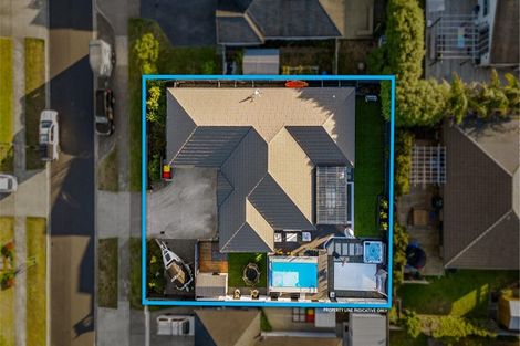 Photo of property in 16 Aporo Drive, Kumeu, 0810