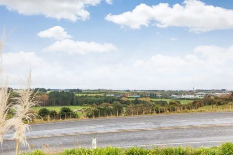 Photo of property in 5a Aokautere Drive, Fitzherbert, 4410