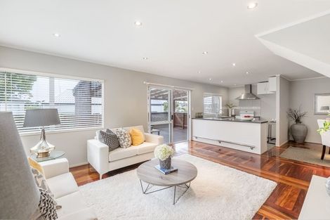 Photo of property in 1/15 Kennedy Avenue, Forrest Hill, Auckland, 0620